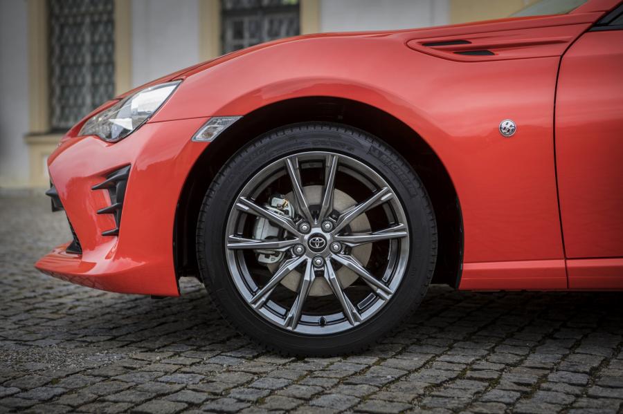 Колеса Toyota GT 86 860 2017 года  (NA) (фото 5 из 18)